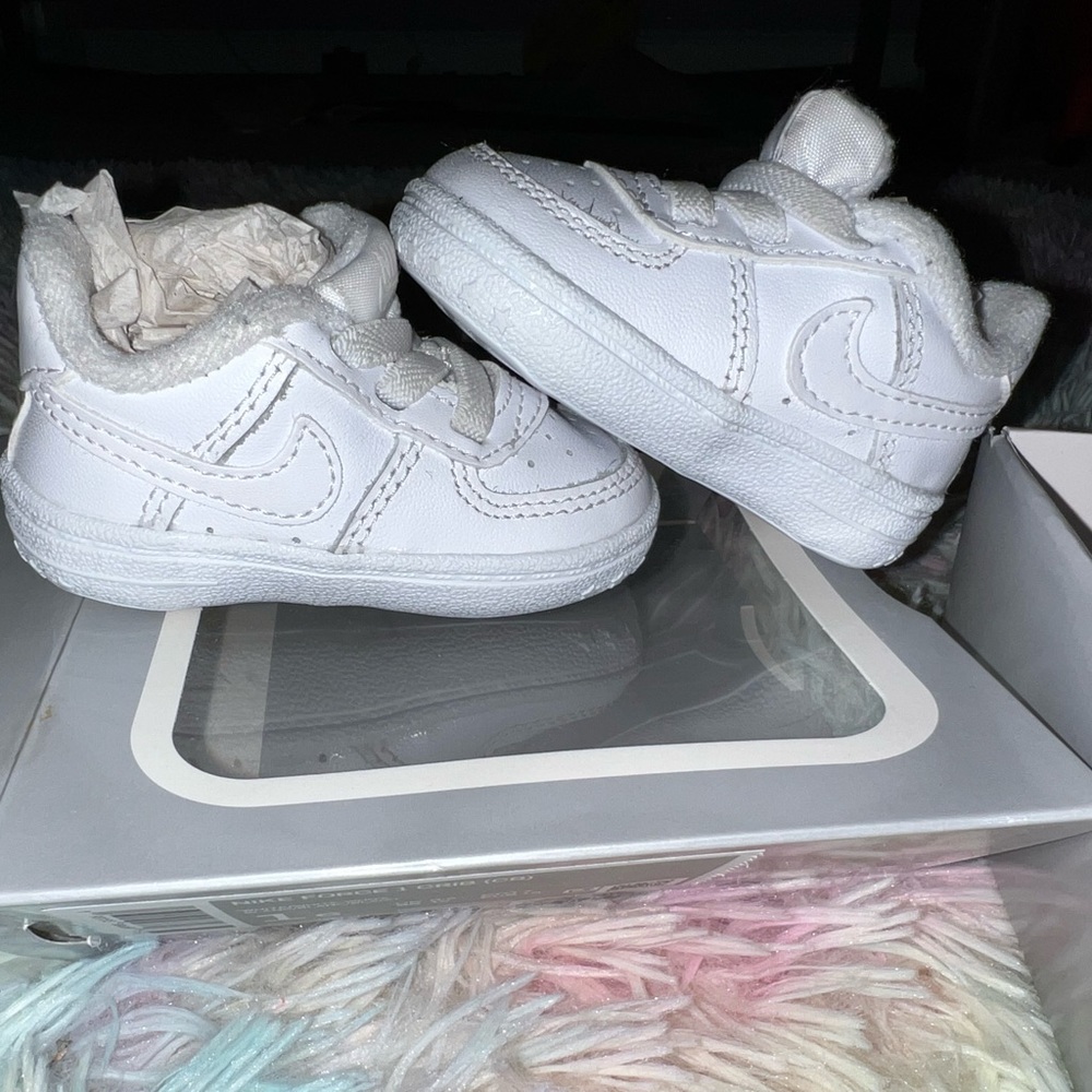 whine Nike force 1 crib